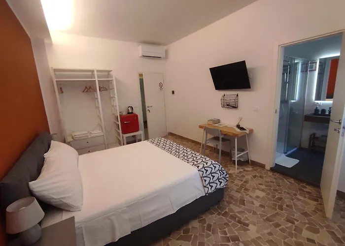 فندق مبيت وإفطار Il Portico Affittacamere 3*